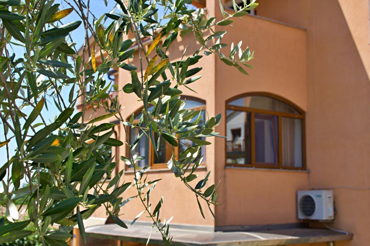 Apartments Kanegra Umago Esterno foto